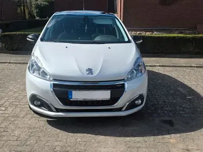 Gebraucht Peugeot 208 GT-line 99 PS (72 kW) 2016 Weiß Kleinwagen