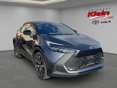Grau Neu 2025 Toyota C-HR SUV | 37.990 €