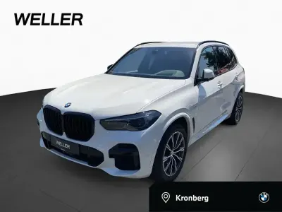 Gebraucht BMW X5 M Sport 335 PS (246 kW) 2021 Alpinweiss iii (weiß) SUV