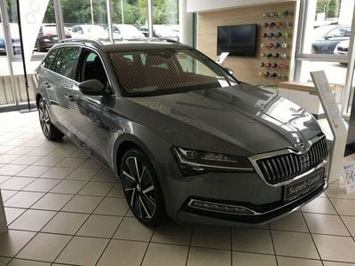 Usata Skoda Superb Style 150 CV (110 kW) 2023 Grigio Station wagon