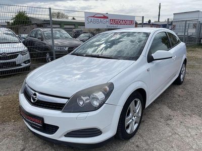 Usata Opel Astra Edition 90 CV (66 kW) 2009 Bianco Coupé