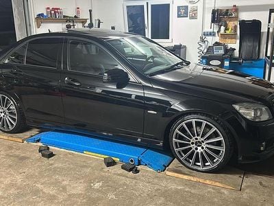 Second-hand Mercedes C300 250 CP (183 kW) 2009 Negru Berlinǎ
