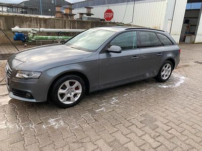 Grau Gebraucht 2012 Audi A4 Kombi | 8.450 € (Fairer Preis)