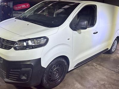 Second-hand Opel Vivaro 120 CP (88 kW) 2021 Alb Monovolum