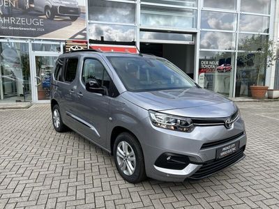 Gebraucht Toyota Proace Verso City 100 kW (136 PS) 2024 Bismutsilber Kombi