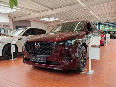 Neu Mazda CX-80 Homura-Line 254 PS (186 kW) 2026 Artisan red SUV