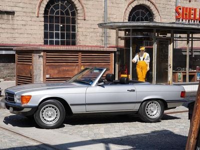 Second-hand Mercedes SL380 204 CP (150 kW) 1984 Argintiu Cabrio