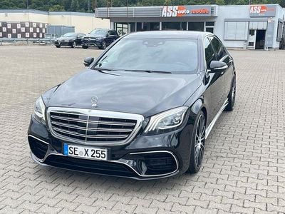 Schwarz Gebraucht 2018 Mercedes R63 AMG AMG line Van / Kleinbus | 34.400 €
