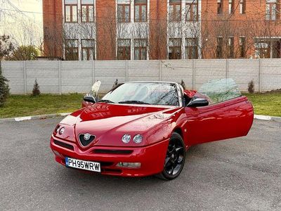 Gebraucht Alfa Romeo Spider Lusso 150 PS (110 kW) 1995 Rot Cabrio