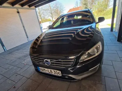 Gebraucht Volvo V60 241 PS (177 kW) 2014 Schwarz Kombi