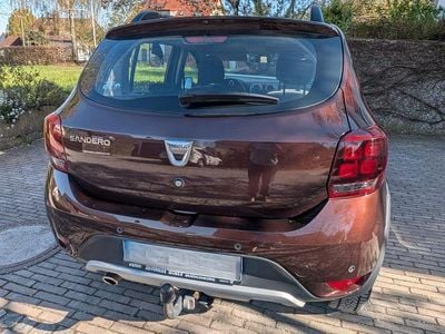 Second-hand Dacia Sandero Prestige 90 CP (66 kW) 2017 Maro Berlinǎ