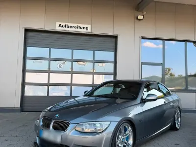 Gebraucht BMW 330 Cabriolet M Sport 245 PS (180 kW) 2012 Grau Cabrio
