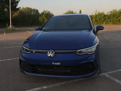 Gebraucht VW Golf VIII R-line 131 PS (96 kW) 2023 Blau Limousine