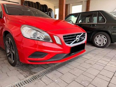 Usata Volvo V60 R-Design 179 CV (131 kW) 2012 Rosso Station wagon