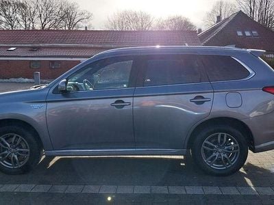 Gebraucht Mitsubishi Outlander P-HEV Plus 224 PS (164 kW) 2018 Grau SUV