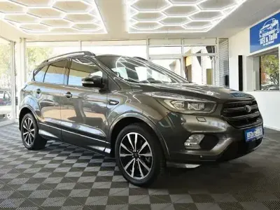 Usata Ford Kuga ST-Line 182 CV (133 kW) 2017 Grigio SUV