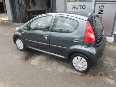 Gebraucht Peugeot 107 Filou 68 PS (50 kW) 2009 Grau Kleinwagen
