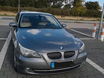 Gebraucht BMW 523 190 PS (139 kW) 2009 Grau Limousine