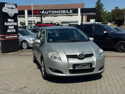 Gebraucht Toyota Auris Sol 124 PS (91 kW) 2008 Silber Kleinwagen