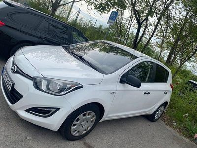 Usata Hyundai i20 Classic 86 CV (63 kW) 2014 Bianco Utilitaria