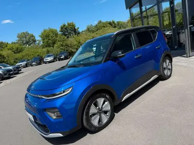 Gebraucht Kia Soul EV Spirit 150 kW (204 PS) 2021 (se2) nept.blue/cherry black t SUV