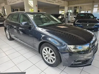 Gebraucht Audi A4 Advanced 177 PS (130 kW) 2014 Blau Kombi