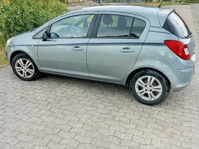 Gebraucht Opel Corsa 85 PS (62 kW) 2011 Grau Kleinwagen