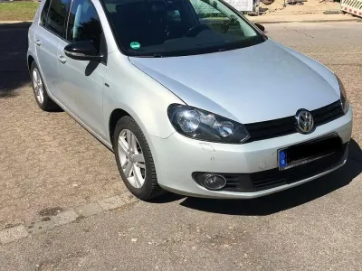 Gebraucht VW Golf VII Match 122 PS (89 kW) 2012 Silber Limousine