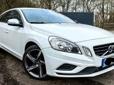 Usata Volvo V60 R-Design 150 CV (110 kW) 2012 Bianco Station wagon