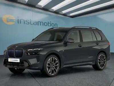 Neu BMW X7 352 PS (258 kW) 2026 Grau SUV
