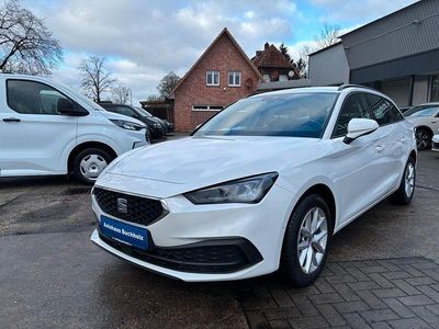 Weiß Gebraucht 2024 Seat Leon ST Style Kombi | 21.990 € (Fairer Preis)