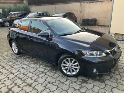 Lexus CT200h