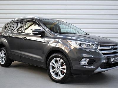 Gebraucht Ford Kuga Titanium 150 PS (110 kW) 2017 Grau SUV