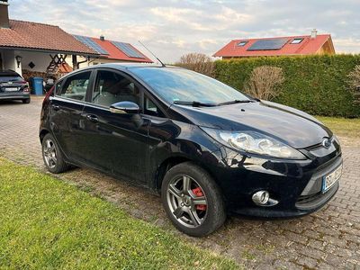 Gebraucht Ford Fiesta Trend 95 PS (69 kW) 2013 Schwarz Kleinwagen
