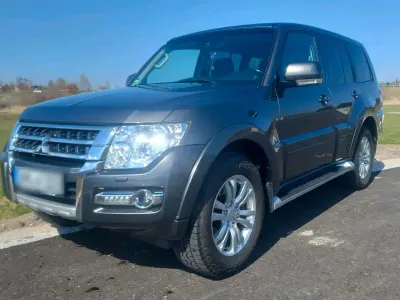 Gebraucht Mitsubishi Pajero 140 PS (102 kW) 2015 Grau SUV