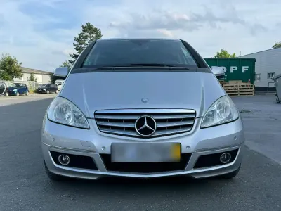 Gebraucht Mercedes A180 150 PS (110 kW) 2009 Silber Kleinwagen