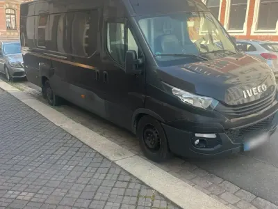 Gebraucht Iveco Daily 156 PS (114 kW) 2018 Schwarz Van / Kleinbus