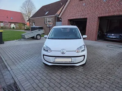 Begagnad VW up! move up! 60 HK (44 kW) 2016 Vit Halvkombi