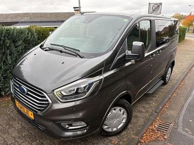Grau Gebraucht 2018 Ford Transit Custom Titanium Van / Kleinbus | 29.990 €