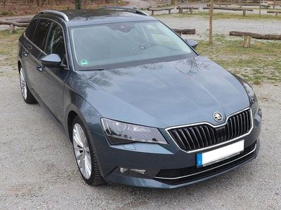 Gebraucht Skoda Superb Style 190 PS (139 kW) 2017 Grau Kombi