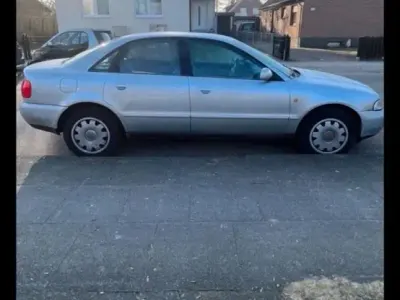Gebraucht Audi A4 102 PS (75 kW) 1997 Silber Limousine