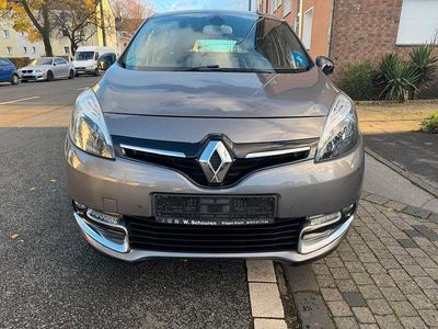 Grau Gebraucht 2015 Renault Scénic III Bose Edition Van / Kleinbus | 6.499 € (Fairer Preis)
