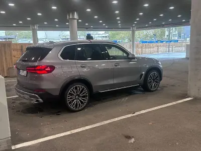 Gebraucht BMW X5 Sport Line 298 PS (219 kW) 2025 Grau SUV