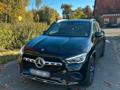 Gebraucht Mercedes GLA200 150 PS (110 kW) 2022 Schwarz SUV