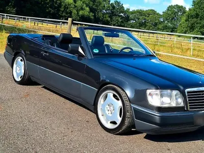 Gebraucht Mercedes 300 220 PS (161 kW) 1996 Schwarz Cabrio