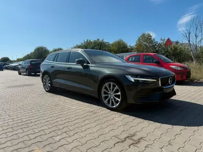 Gebraucht Volvo V60 Momentum 190 PS (139 kW) 2020 Grau Kombi