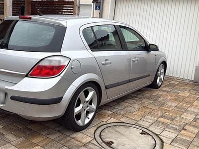 Gebraucht Opel Astra 170 PS (125 kW) 2004 Silber Kleinwagen