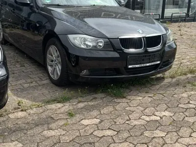 Gebraucht BMW 320 163 PS (119 kW) 2006 Schwarz Kombi