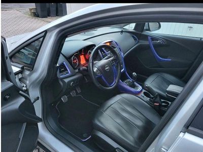 Gebraucht Opel Astra 95 PS (69 kW) 2011 Silber Kombi