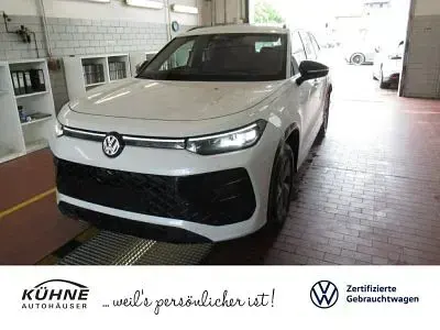 Gebraucht VW Tayron Style 193 PS (141 kW) 2025 Oryxweiß perlmutteffekt SUV